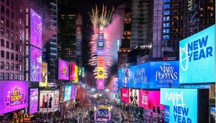 Los elementos culturales chinos brillan en la cuenta regresiva de Nochevieja de Times Square en la ciudad de Nueva York (NYC)